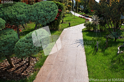 Image of Garden pathway