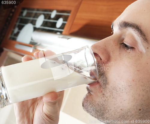 Image of Young people eating milk with cereals