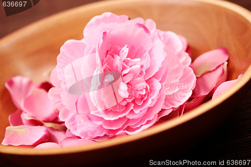 Image of bowl with flowers