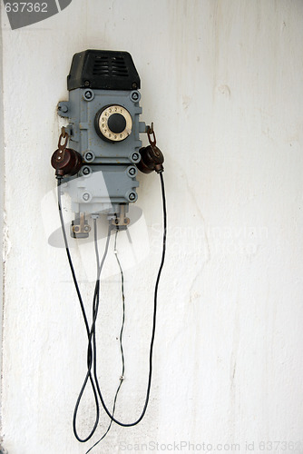 Image of old telephone