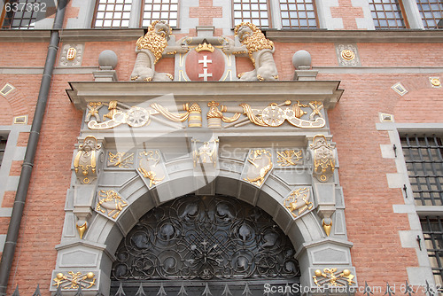 Image of Statue with Gdansk coat of arms