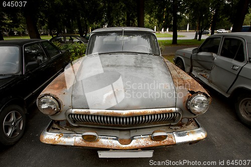 Image of Rusty car