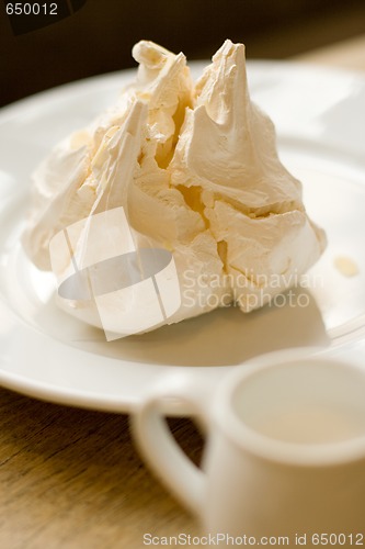 Image of meringue cookie