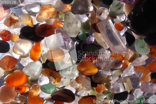 Image of color stones 