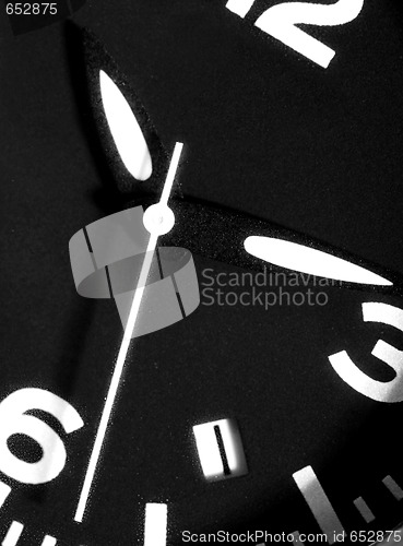 Image of Black and white clock.