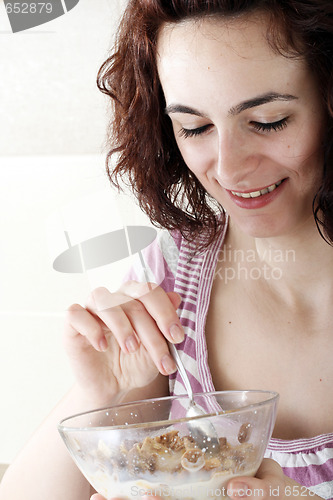 Image of Young people eating milk with cereals