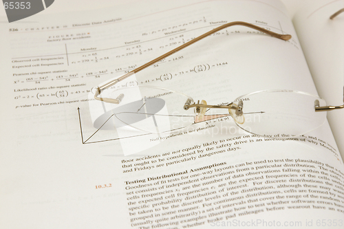 Image of Glasses and the Statistics (DOF)