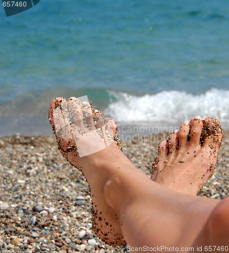 Image of Feet in rocks