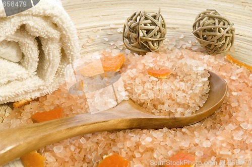 Image of orange bath. aromatherapy