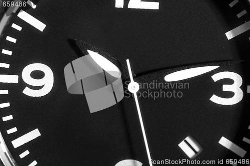 Image of Black and white clock.