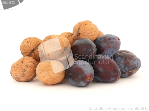 Image of Walnuts and plums