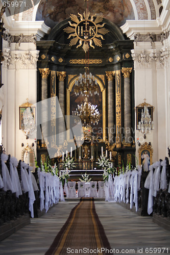 Image of interior of church 