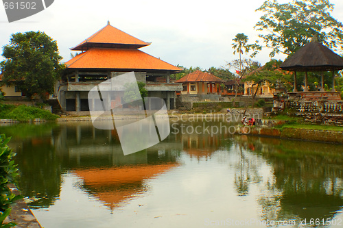 Image of Lake Temple