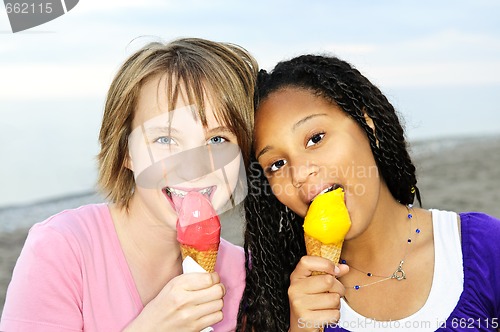 Image of Girls having ice cream