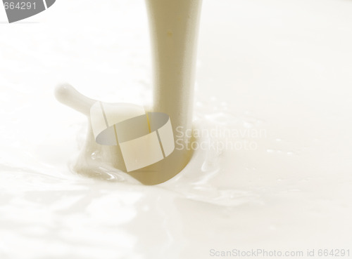 Image of pouring yogurt