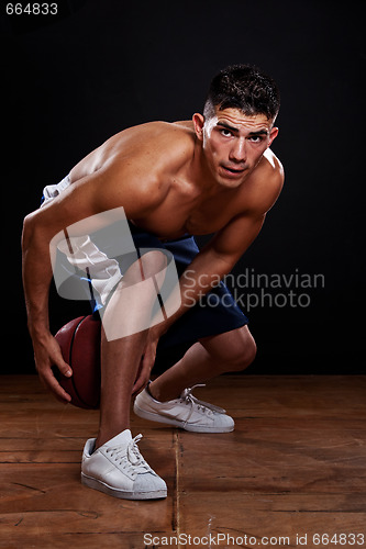 Image of Hispanic basketball player