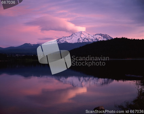 Image of Mount Shasta