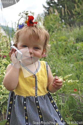 Image of girl talks telephone