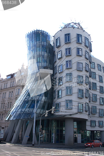 Image of dancing house in Prague