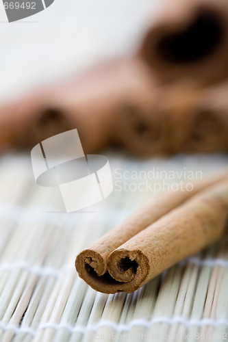 Image of Cinnamon stick on table mat.