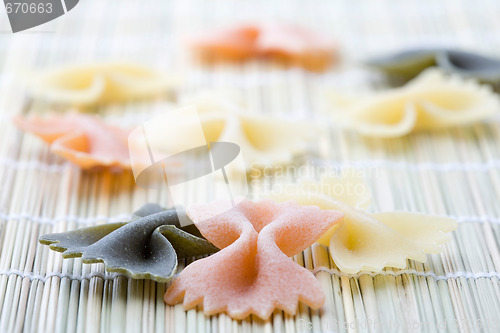 Image of Butterfly-shaped pasta.