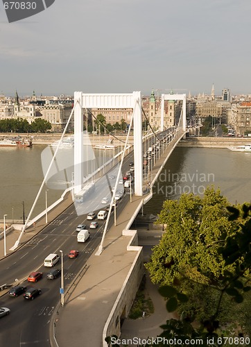 Image of Elisabeth Bridge in Budapest