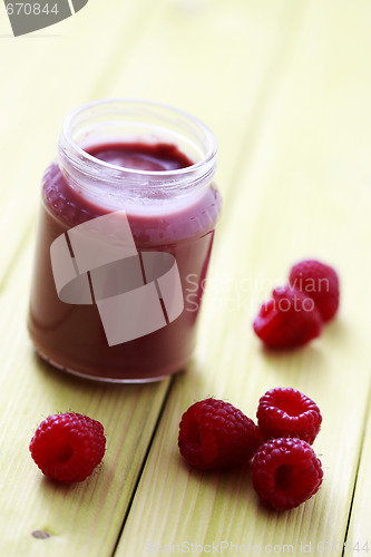 Image of baby food - raspberries