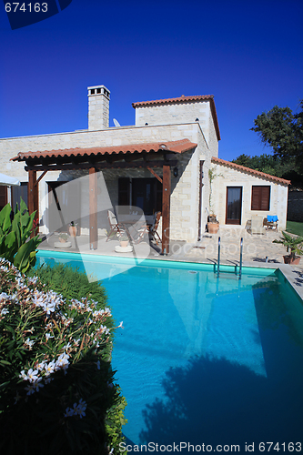 Image of Cretan villa with swimming pool