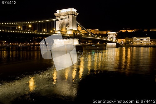 Image of chain bridge in budapest