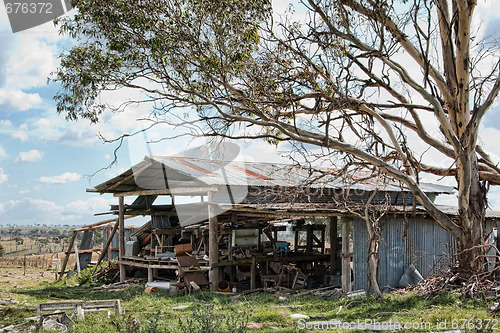 Image of old farm shed falling apart