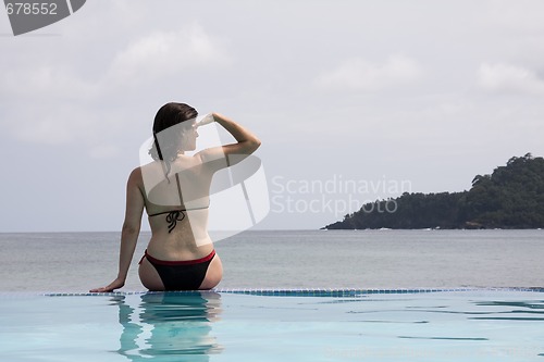 Image of woman at paradise vacation