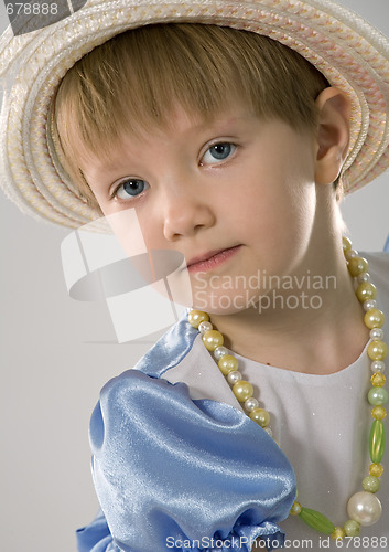 Image of little girl in hat