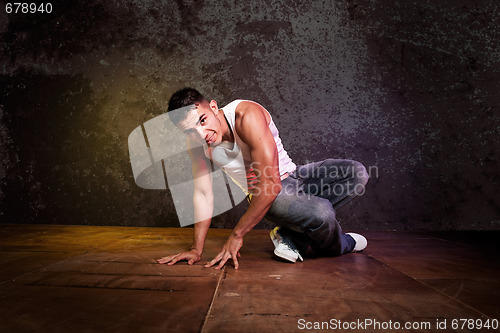 Image of Hispanic male hip-hop dancing