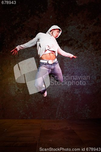 Image of Hispanic male hip-hop dancing