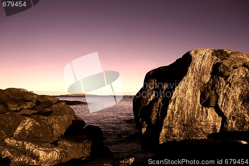 Image of rocks in water