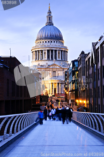 Image of St. Paul's Cathedral London at dusk