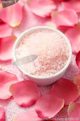 Image of bath salt with rose