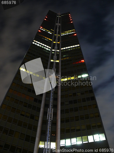 Image of skyscraper in the night