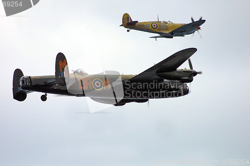 Image of Lancaster bomber and spitfire