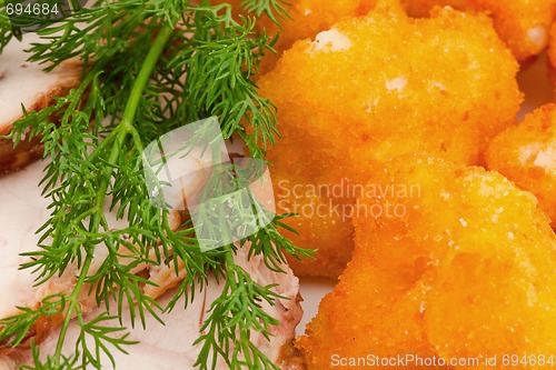 Image of Rosted cauliflower with chiken meat and dill