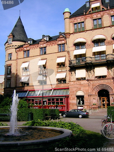 Image of Grand hotel and fountain, Lund