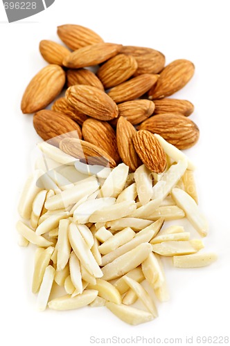 Image of Slivered and whole almonds