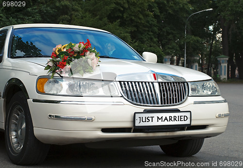 Image of just married car