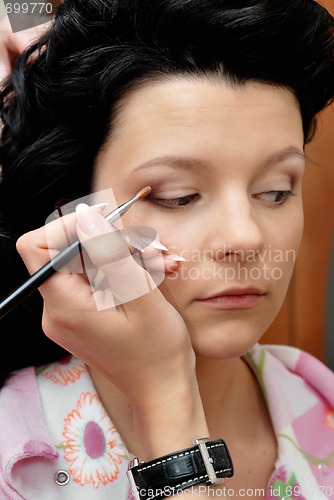 Image of Making-up with eye shadow