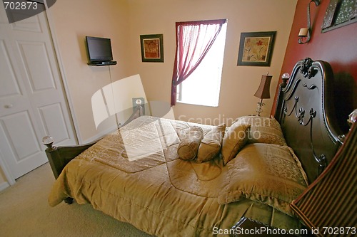 Image of Queen Bedroom