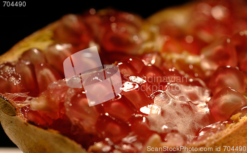 Image of pomegranate fruit 