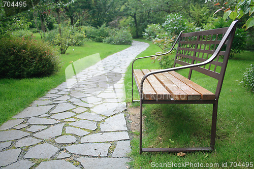 Image of bench in the park 