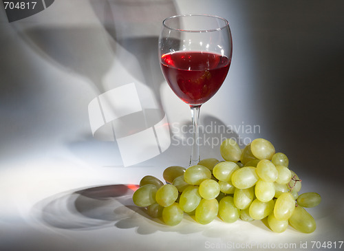 Image of Goblet red wine, white grape