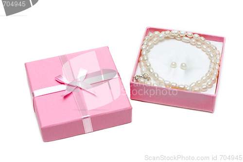 Image of Gift box with necklace from pearl