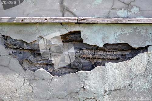 Image of Cracked wall